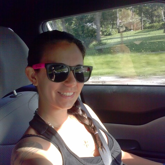 Meet your Posher, Tamra - Picture 1 of 1